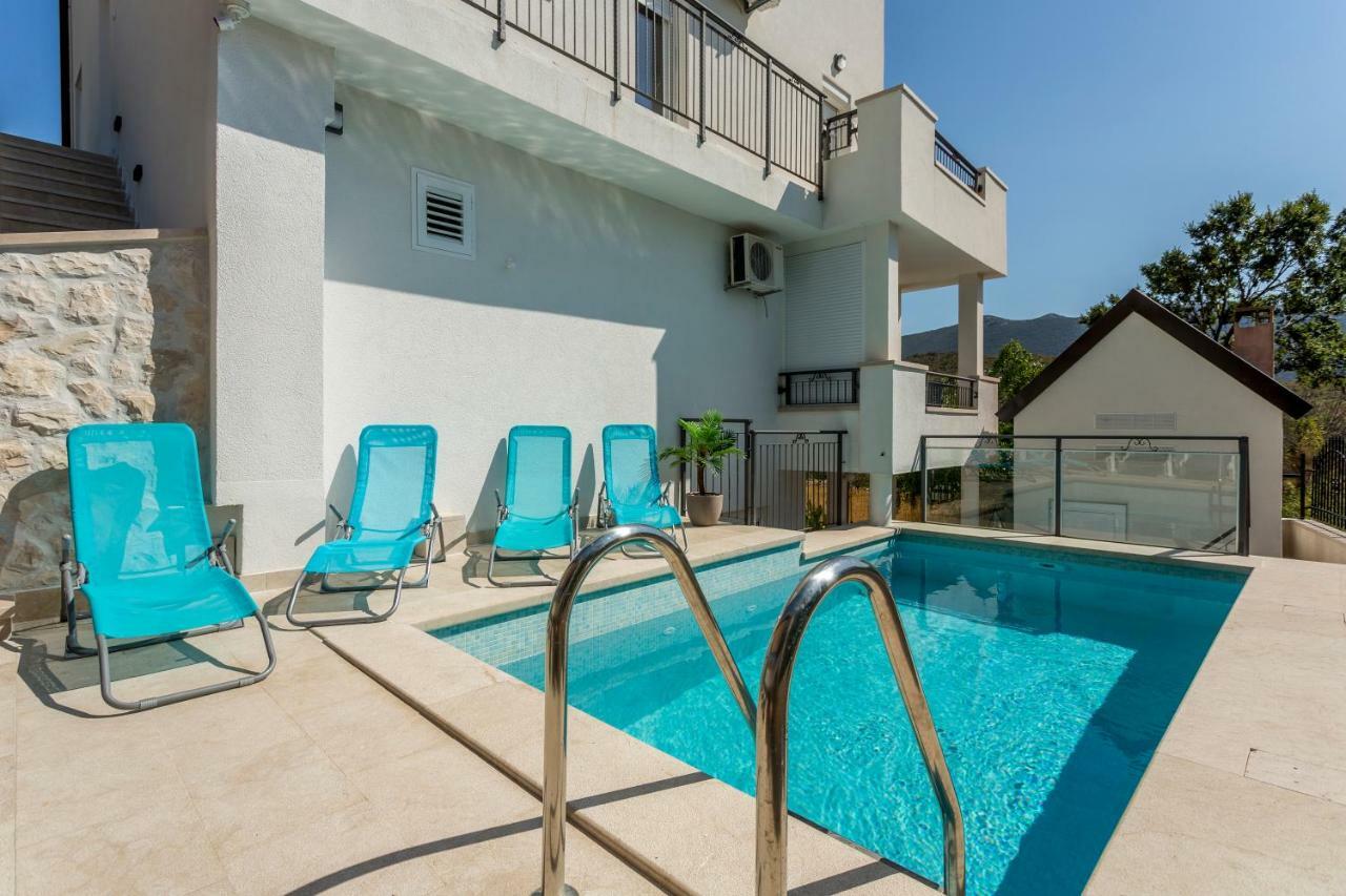 House Luce With Pool Appartement Čisla Buitenkant foto
