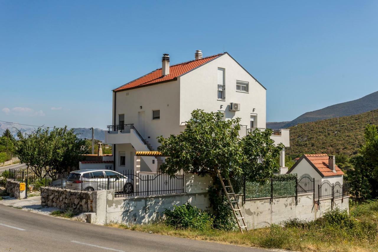 House Luce With Pool Appartement Čisla Buitenkant foto